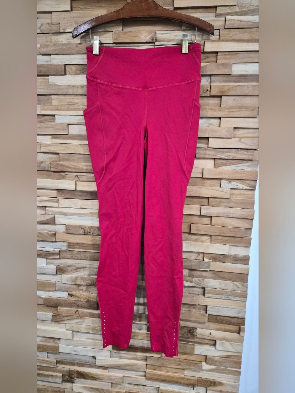 Lululemon Women's Red Athletic Leggings - Size 8